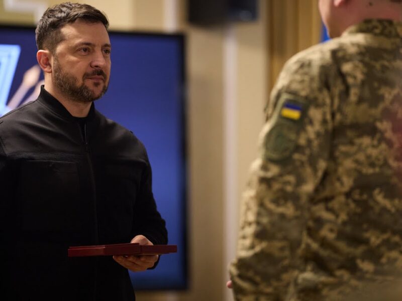 Володимир Зеленський привітав службовців Зовнішньої розвідки з професійним днем