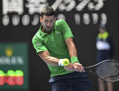 Технічні перемоги вивели Джоковича до півфіналу Australian Open