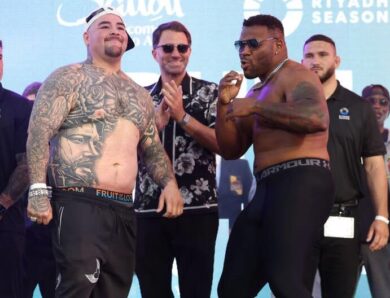 Телеведучий розкрив імена можливих опонентів Усика