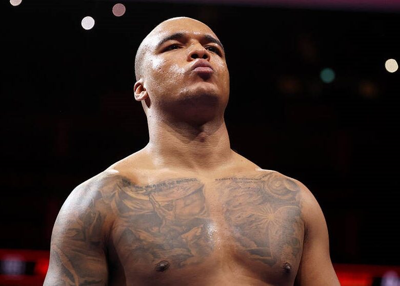 Тренер дав оцінку можливому бою Вордлі та Усика