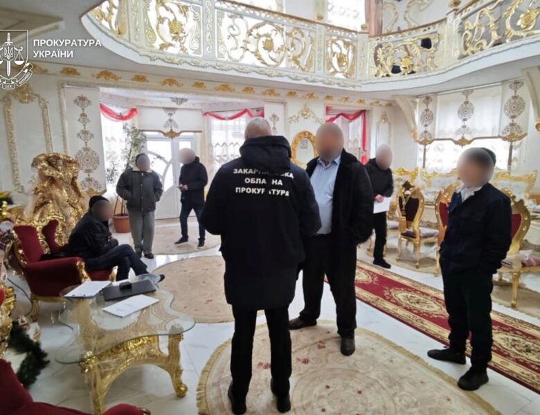 Царські хороми: обшуки у депутата на Закарпатті