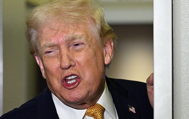 Це чудово: Трамп привітав падіння долара США до чотирирічного мінімуму