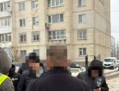 Ціна містобудівних умов на Хмельниччині посадовця РВА затримали на хабарі у 1500 доларів