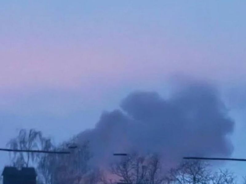 У Бродах на Львівщині після атаки РФ досі спостерігається задимленість