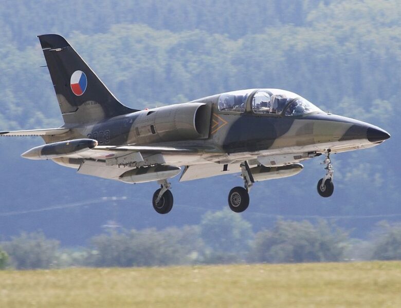 У Чехії помстилися генералу за бажання передати Україні винищувачі