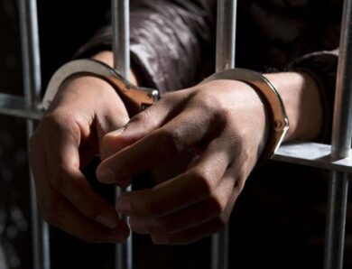 У Дніпрі затримали чоловіка, який за 10 тисяч доларів переправляв військовозобов’язаних за кордон