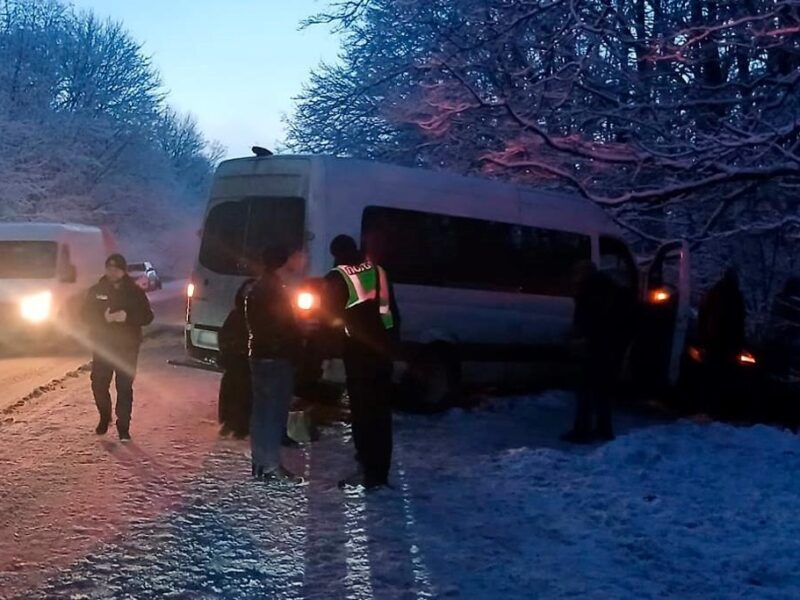 У ДТП під Харковом постраждали 18 людей