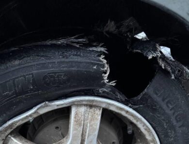 У Херсоні на міні підірвався автомобіль з родиною