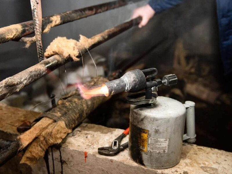 У Києві без тепла залишаються 737 житлових будинків