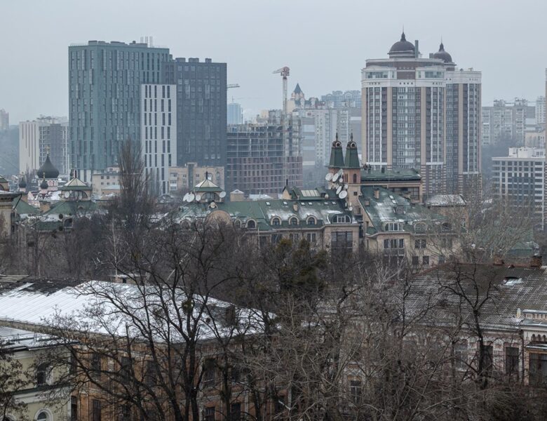 У Києві і чотирьох областях аварійні відключення
