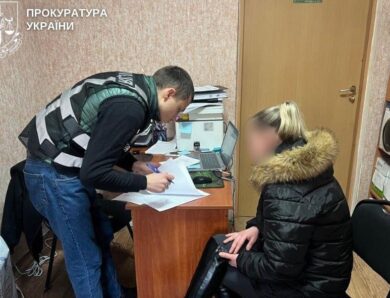 У Києві матір змушувала 9-річного сина голим спати у туалеті