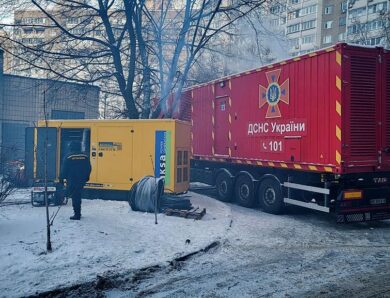 У Києві підключили десятки генераторів до будинків