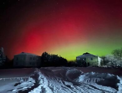 У небі над Україною помітили яскраве полярне сяйво