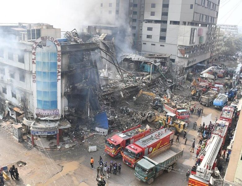 У Пакистані спалахнув торговий центр: 14 загиблих