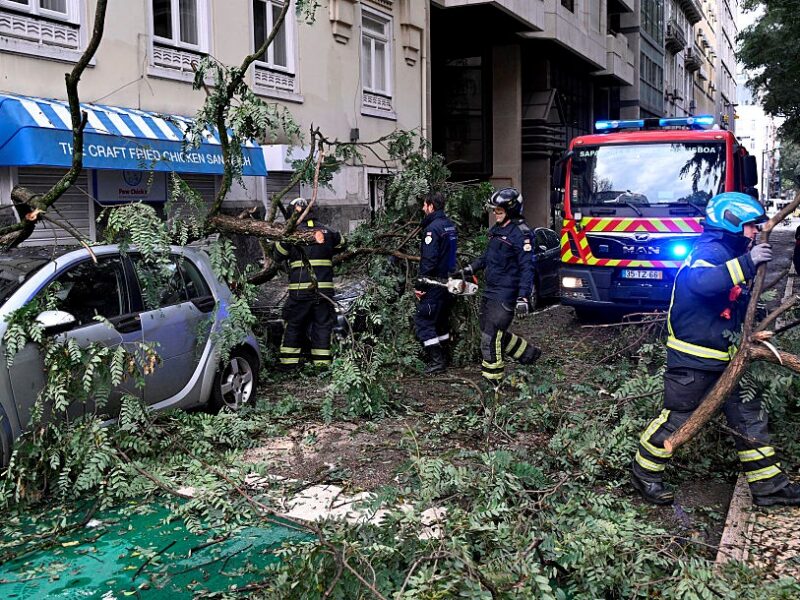 У Португалії внаслідок шторму Крістін загинули п’ятеро людей