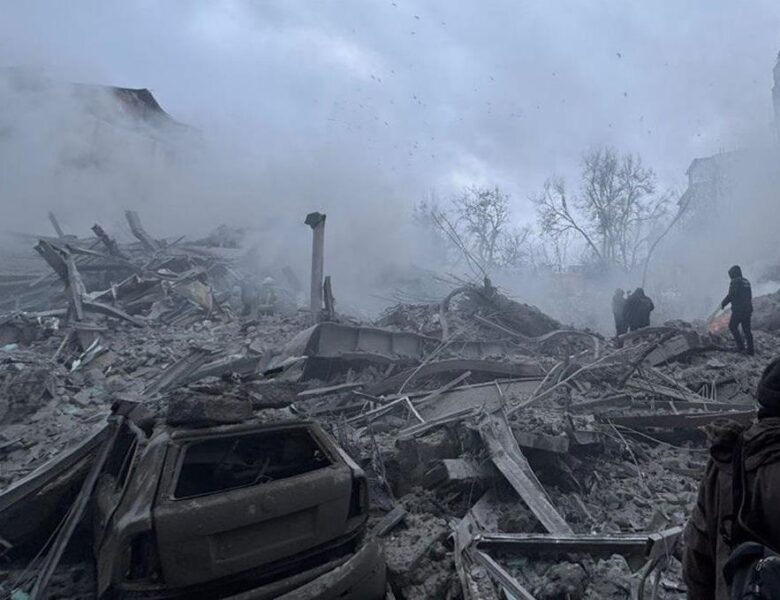 Удар по Харкову: під завалами шукають 5 людей