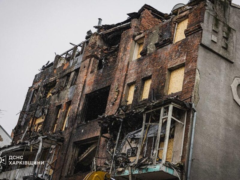Удар по Харкову: під завалами знайшли п’яту жертву