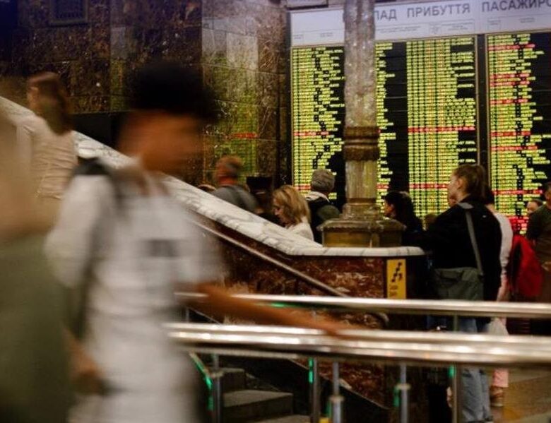 Укрзалізниця відкрила продаж квитків на рейси за новими графіками