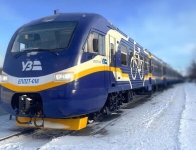 Укрзалізниця змінила розклад для сотень поїздів