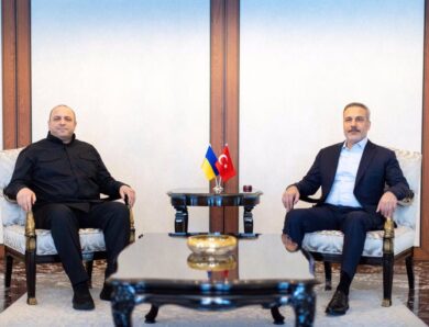 Умєров обговорив безпекову ситуацію з главою МЗС Туреччини