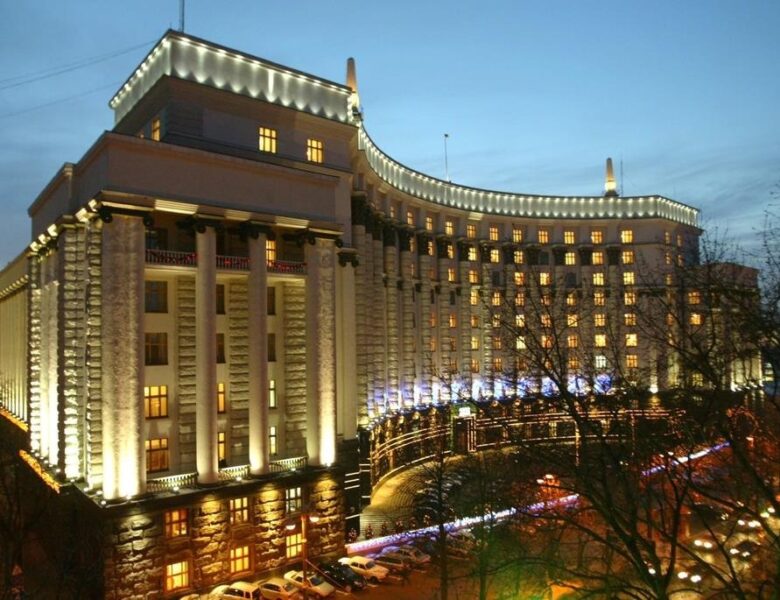 Уряд звільнив п&rsquo;ятьох заступників голови Міноборони