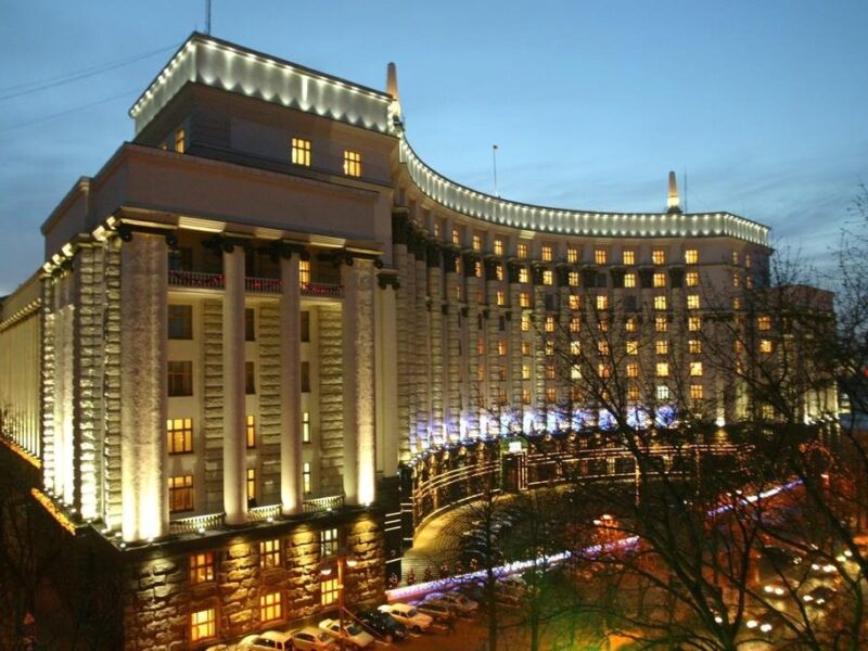 Уряд звільнив п&rsquo;ятьох заступників голови Міноборони