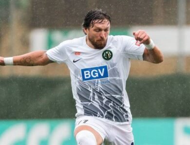 Усик-футболіст: український боксер коментує участь у футбольному матчі