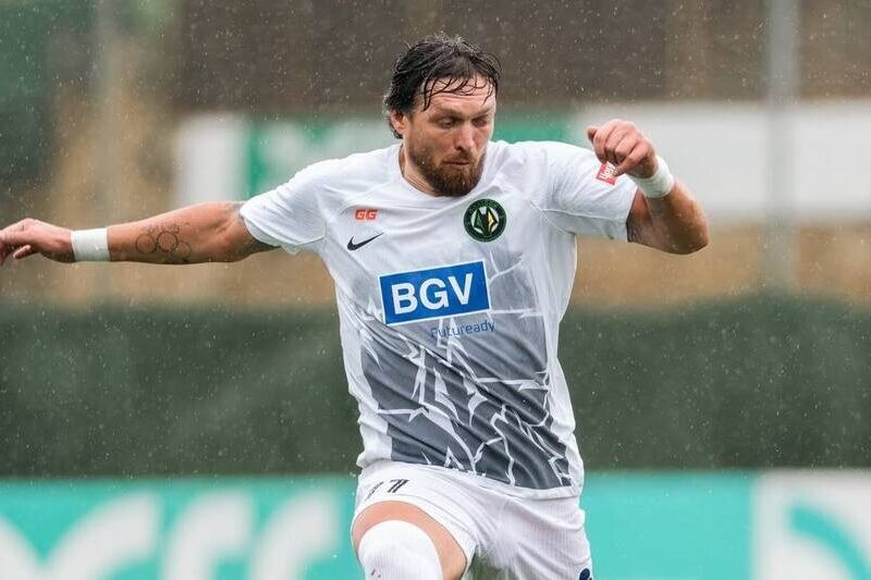 Усик-футболіст: український боксер коментує участь у футбольному матчі