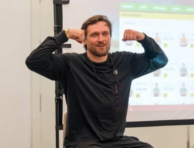 Усик поділився чемпіонським досвідом із Поліссям
