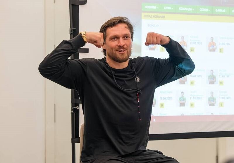 Усик поділився чемпіонським досвідом із Поліссям