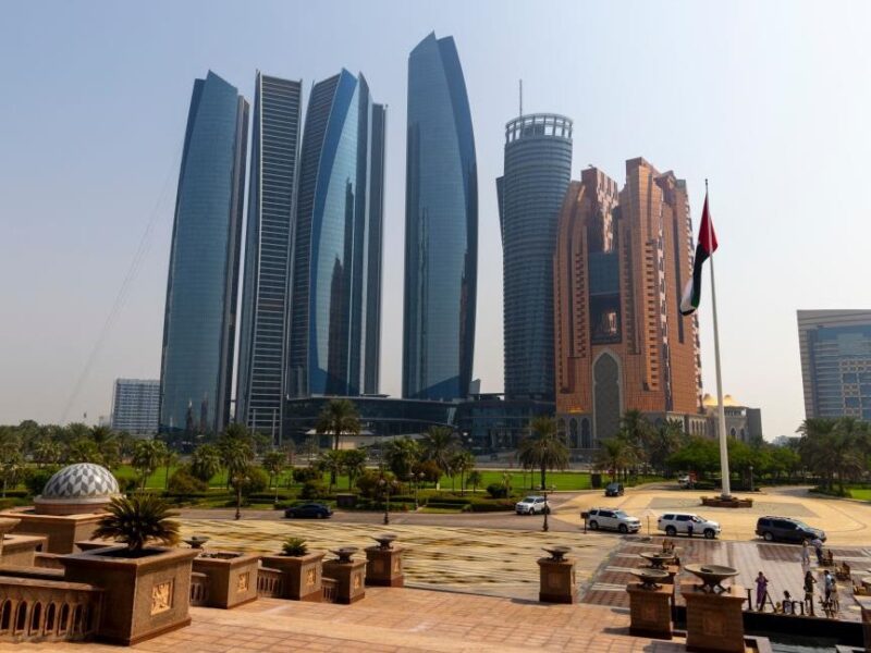 В Абу-Дабі почалися тристоронні переговори – ЗМІ