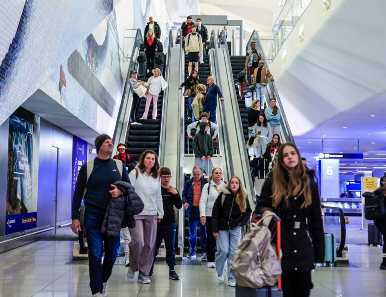 В аеропорту Варшави затримали українця з глушильним пристроєм