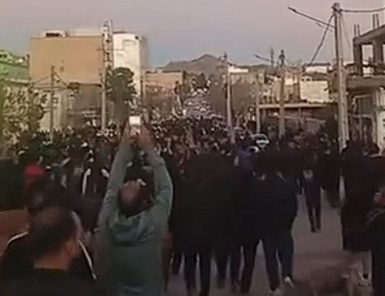 В Ірані протестувальники взяли під контроль два міста