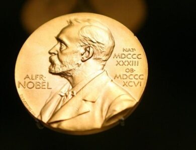 В Нобелівському комітеті прокоментували передачу премії Трампу