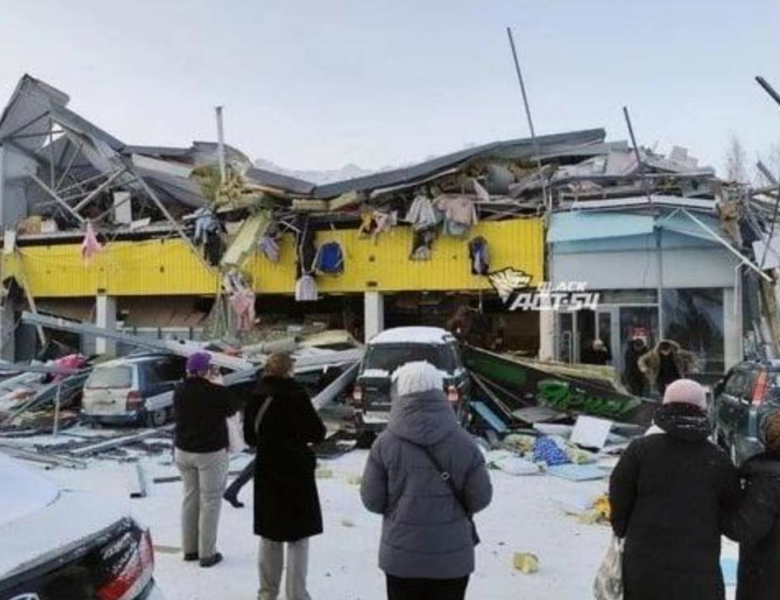 В Новосибірську обвалився дах ТЦ: є потерпілі