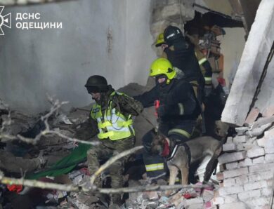 В Одесі під завалами шукають трьох людей