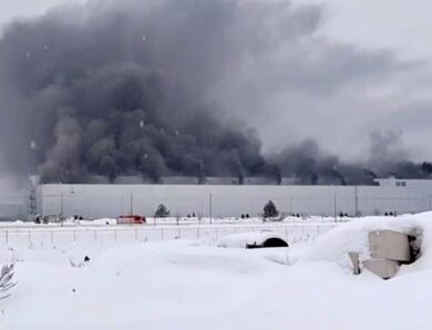 В російській Калузі спалахнув колишній автозавод Volkswagen