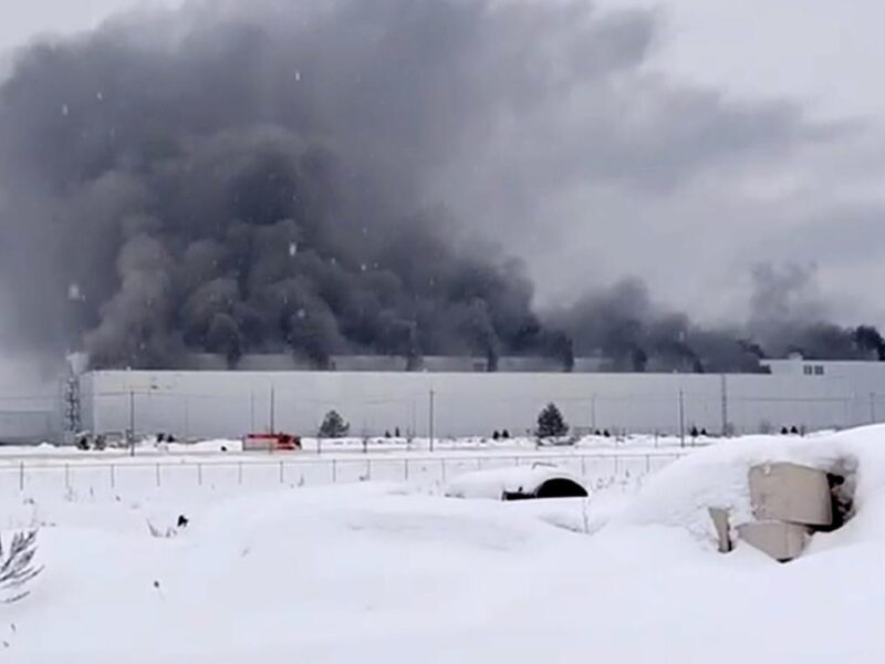 В російській Калузі спалахнув колишній автозавод Volkswagen