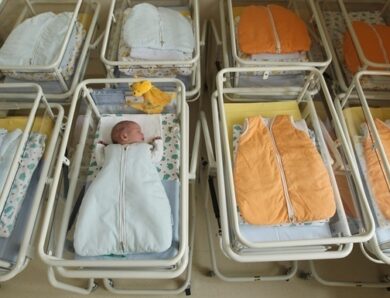 В Україні торік на одного народженого припало троє померлих