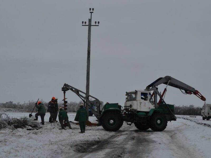 В Україні відключення через обстріли і негоду