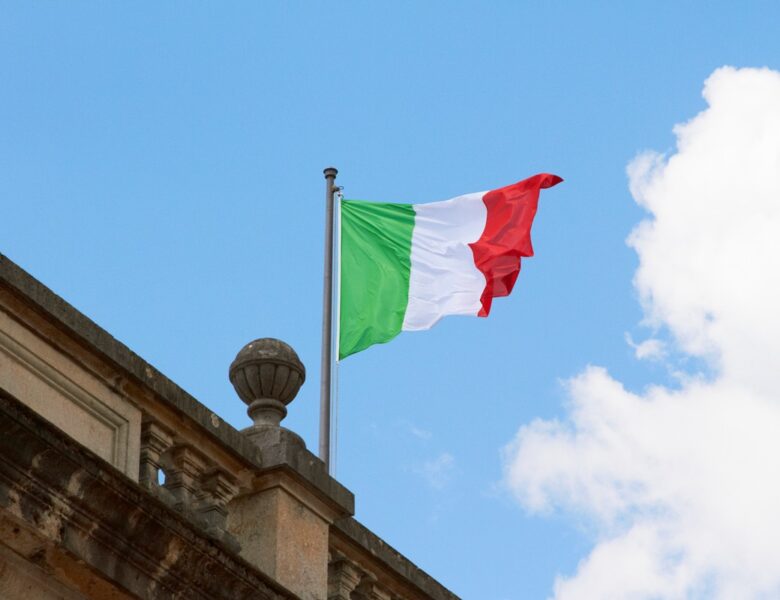 В Україну прибула перша партія енергетичного обладнання з Італії