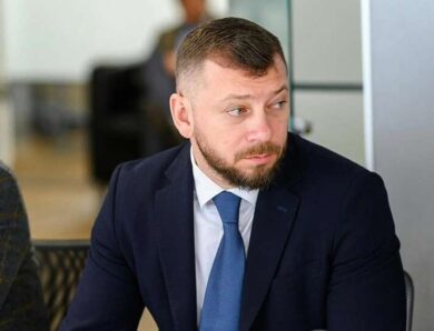 Від 1000 до 5000 доларів за голос голова САП розкрив актуальні тарифи на зарплати в конвертах для нардепів