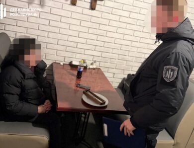 Вимагала $21 тис. у військового: затримано керівницю Центру пробації