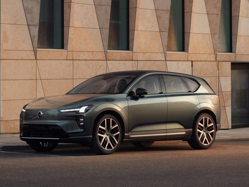 Volvo представила електрокроссовер EX60