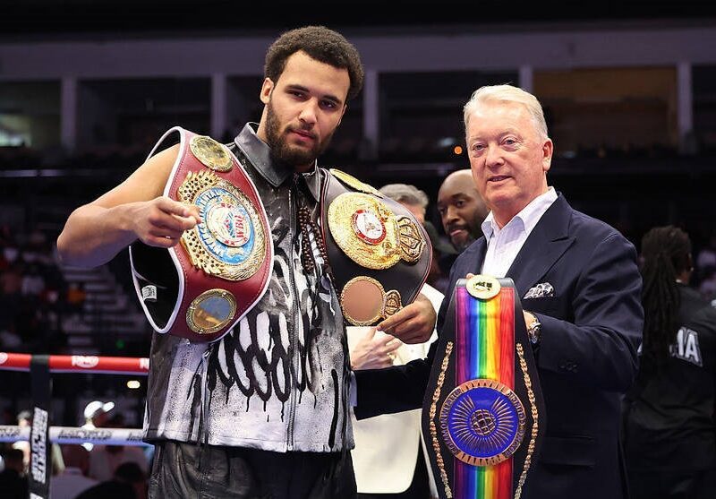 Воррен запевняє, що до березня Ітаума залікує травму і вийде на бій