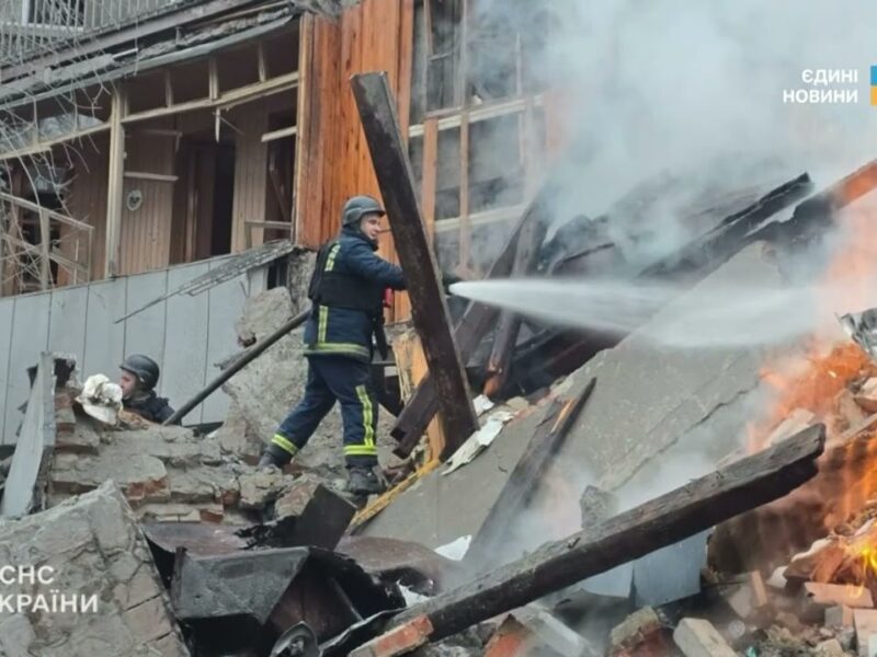 Цинічний удар по Харкову: ракети влучили у житловий сектор