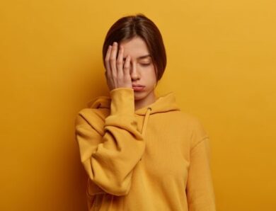 Які звички прискорюють старіння – від чого слід відмовитися