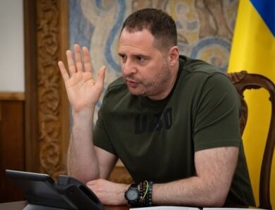 Єрмак поновив право на адвокатську діяльність