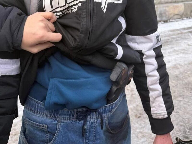 Затримано киянина, який нападав на обмінники” з іграшковим пістолетом