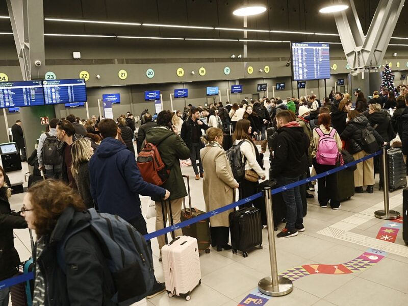 Збій радіочастот паралізував авіасполучення в Греції